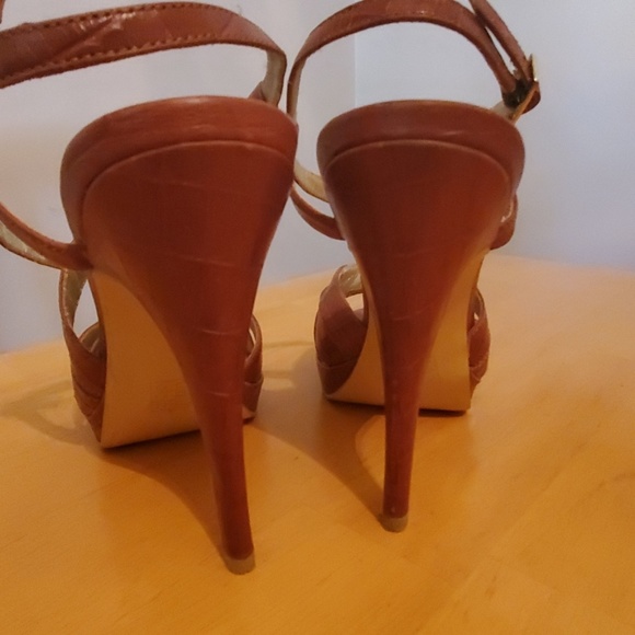Brown strappy heels - Picture 3 of 3